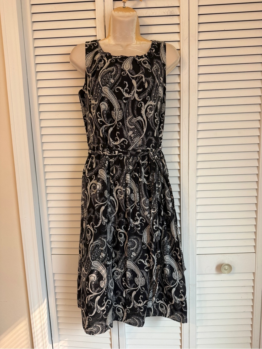 Talbots Womens Silk Midi Dress Size 4 Paisley Belted Pleated Black Classic Party